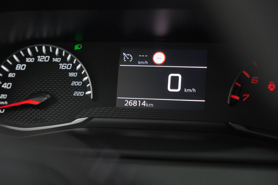 Peugeot 2008 1.2 PureTech Allure Pack | Navigatie | Parkeersensoren | Apple Carplay
