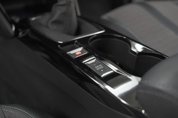 Peugeot 2008 1.2 PureTech Allure Pack | Navigatie | Parkeersensoren | Apple Carplay