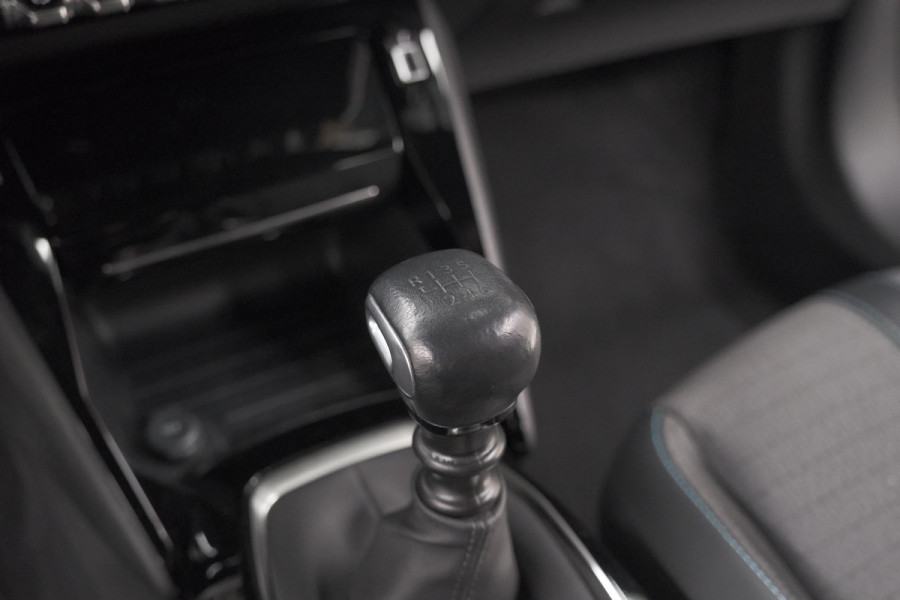 Peugeot 2008 1.2 PureTech Allure Pack | Navigatie | Parkeersensoren | Apple Carplay