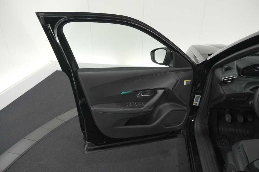 Peugeot 2008 1.2 PureTech Allure Pack | Navigatie | Parkeersensoren | Apple Carplay