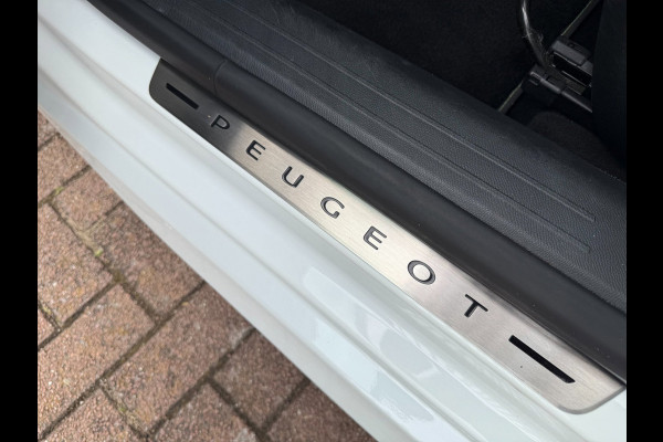 Peugeot 208 1.2 PureTech GT-Line | Pano | 3D-Cockpit |LED |