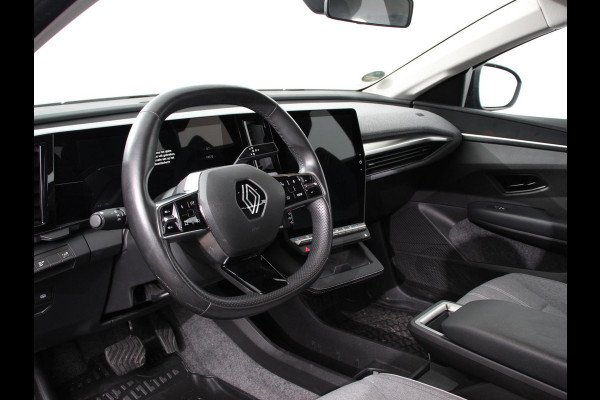 Renault Mégane E-Tech Comfort range Evolution 60 kWh Climate control Adaptieve cruise control Parkeersensoren Camera LED Apple Carplay/ Android Auto