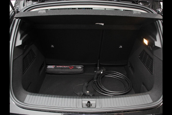 Renault Mégane E-Tech Comfort range Evolution 60 kWh Climate control Adaptieve cruise control Parkeersensoren Camera LED Apple Carplay/ Android Auto