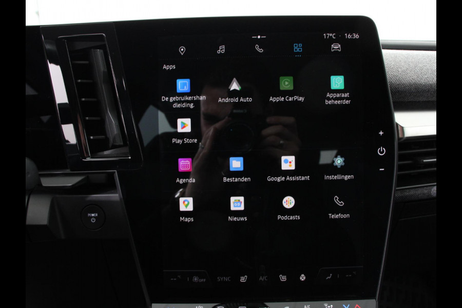 Renault Mégane E-Tech Comfort range Evolution 60 kWh Climate control Adaptieve cruise control Parkeersensoren Camera LED Apple Carplay/ Android Auto