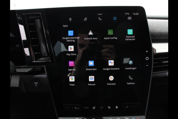 Renault Mégane E-Tech Comfort range Evolution 60 kWh Climate control Adaptieve cruise control Parkeersensoren Camera LED Apple Carplay/ Android Auto