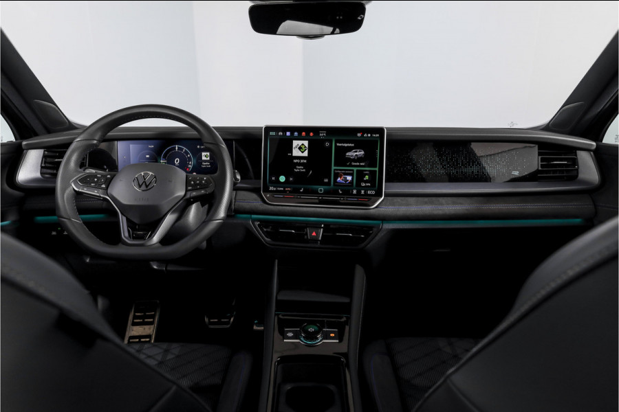 Volkswagen Tayron 1.5 eHybrid 272 PK R-Line | Black Style Pakket | S/K-Panodak | Elek. Trekhaak | Dig. Cockpit | Adapt. Cruise | Stoel-+Stuurverw. | Camera | App. Connect | ECC | Elek. Klep | LM 20" | 5958