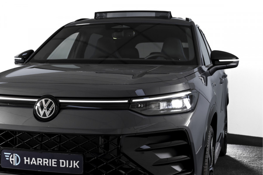 Volkswagen Tayron 1.5 eHybrid 272 PK R-Line | Black Style Pakket | S/K-Panodak | Elek. Trekhaak | Dig. Cockpit | Adapt. Cruise | Stoel-+Stuurverw. | Camera | App. Connect | ECC | Elek. Klep | LM 20" | 5958