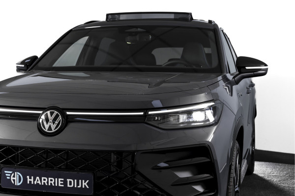 Volkswagen Tayron 1.5 eHybrid 272 PK R-Line | Black Style Pakket | S/K-Panodak | Elek. Trekhaak | Dig. Cockpit | Adapt. Cruise | Stoel-+Stuurverw. | Camera | App. Connect | ECC | Elek. Klep | LM 20" | 5958