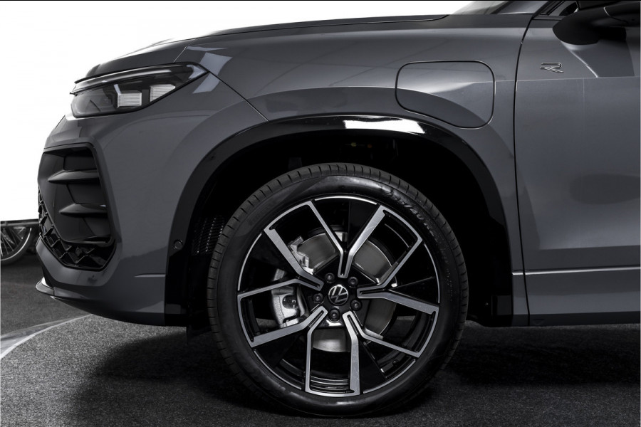 Volkswagen Tayron 1.5 eHybrid 272 PK R-Line | Black Style Pakket | S/K-Panodak | Elek. Trekhaak | Dig. Cockpit | Adapt. Cruise | Stoel-+Stuurverw. | Camera | App. Connect | ECC | Elek. Klep | LM 20" | 5958