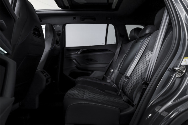 Volkswagen Tayron 1.5 eHybrid 272 PK R-Line | Black Style Pakket | S/K-Panodak | Elek. Trekhaak | Dig. Cockpit | Adapt. Cruise | Stoel-+Stuurverw. | Camera | App. Connect | ECC | Elek. Klep | LM 20" | 5958