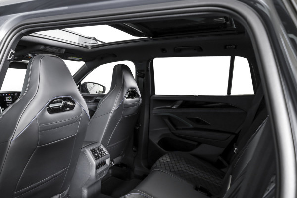 Volkswagen Tayron 1.5 eHybrid 272 PK R-Line | Black Style Pakket | S/K-Panodak | Elek. Trekhaak | Dig. Cockpit | Adapt. Cruise | Stoel-+Stuurverw. | Camera | App. Connect | ECC | Elek. Klep | LM 20" | 5958