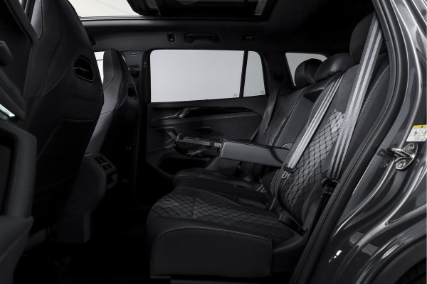 Volkswagen Tayron 1.5 eHybrid 272 PK R-Line | Black Style Pakket | S/K-Panodak | Elek. Trekhaak | Dig. Cockpit | Adapt. Cruise | Stoel-+Stuurverw. | Camera | App. Connect | ECC | Elek. Klep | LM 20" | 5958