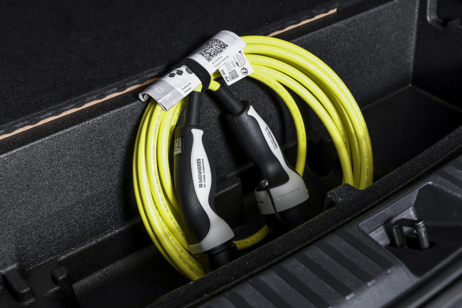 Volkswagen Tayron 1.5 eHybrid 272 PK R-Line | Black Style Pakket | S/K-Panodak | Elek. Trekhaak | Dig. Cockpit | Adapt. Cruise | Stoel-+Stuurverw. | Camera | App. Connect | ECC | Elek. Klep | LM 20" | 5958