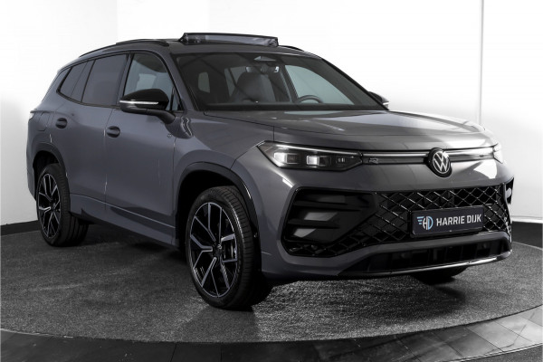 Volkswagen Tayron 1.5 eHybrid 272 PK R-Line | Black Style Pakket | S/K-Panodak | Elek. Trekhaak | Dig. Cockpit | Adapt. Cruise | Stoel-+Stuurverw. | Camera | App. Connect | ECC | Elek. Klep | LM 20" | 5958