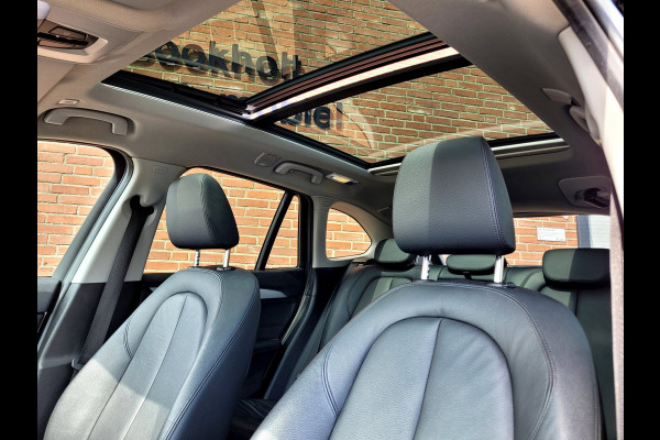 BMW X1 XDrive25e Pano, HUD, Cam, Harman, M-stuur, Leer
