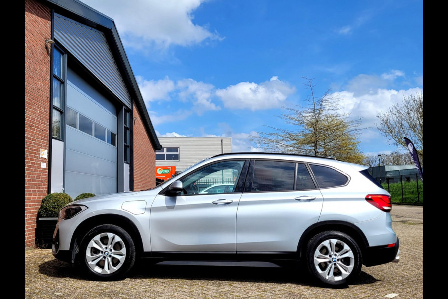 BMW X1 XDrive25e Pano, HUD, Cam, Harman, M-stuur, Leer