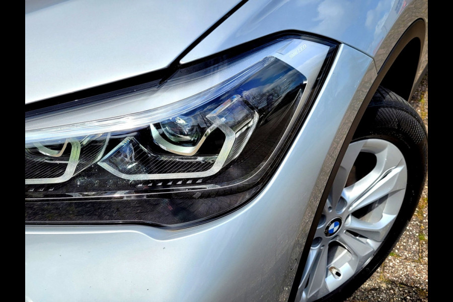 BMW X1 XDrive25e Pano, HUD, Cam, Harman, M-stuur, Leer