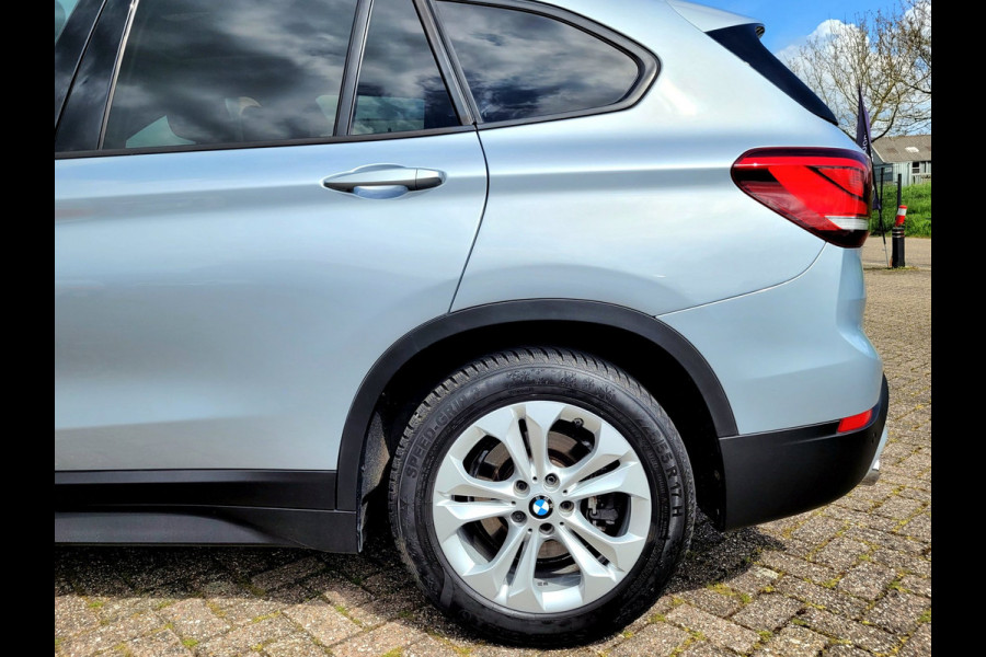 BMW X1 XDrive25e Pano, HUD, Cam, Harman, M-stuur, Leer