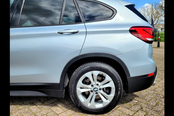 BMW X1 XDrive25e Pano, HUD, Cam, Harman, M-stuur, Leer