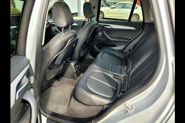 BMW X1 XDrive25e Pano, HUD, Cam, Harman, M-stuur, Leer