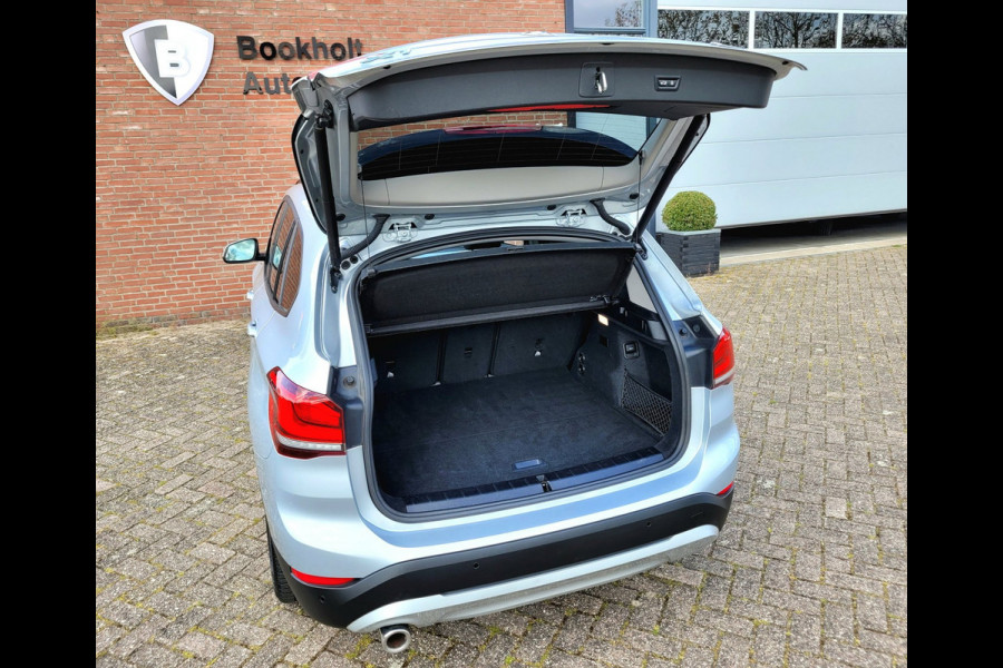 BMW X1 XDrive25e Pano, HUD, Cam, Harman, M-stuur, Leer