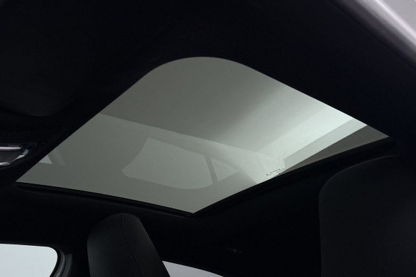 Mercedes-Benz A-Klasse 180 Business Solution Plus AMG (PANORAMADAK, SFEERVERLICHTING, CAMERA, STOELVERWARMING, ELEKT. STOELEN)