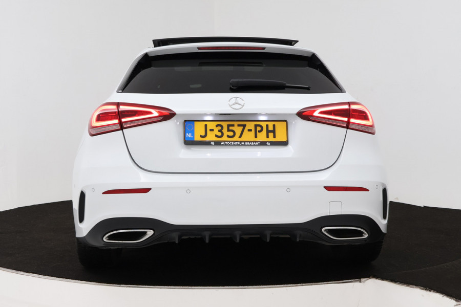 Mercedes-Benz A-Klasse 180 Business Solution Plus AMG (PANORAMADAK, SFEERVERLICHTING, CAMERA, STOELVERWARMING, ELEKT. STOELEN)