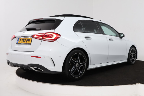 Mercedes-Benz A-Klasse 180 Business Solution Plus AMG (PANORAMADAK, SFEERVERLICHTING, CAMERA, STOELVERWARMING, ELEKT. STOELEN)