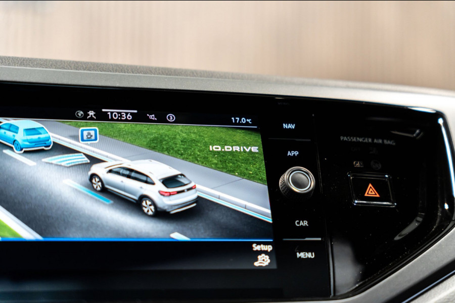 Volkswagen Taigo 1.5 TSI R-Line DSG PANO IQ CAMERA