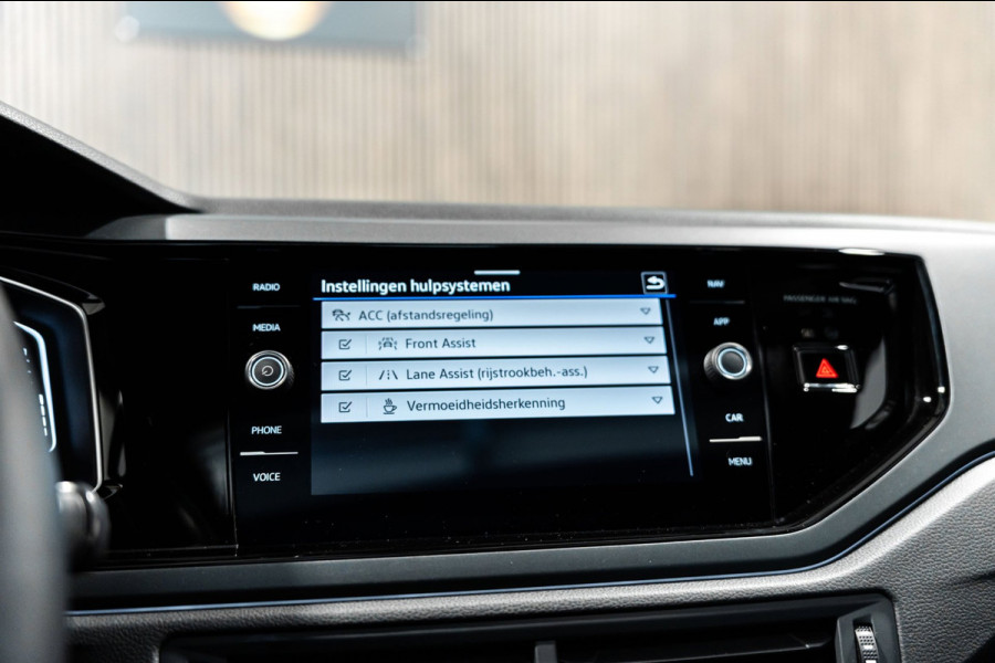 Volkswagen Taigo 1.5 TSI R-Line DSG PANO IQ CAMERA