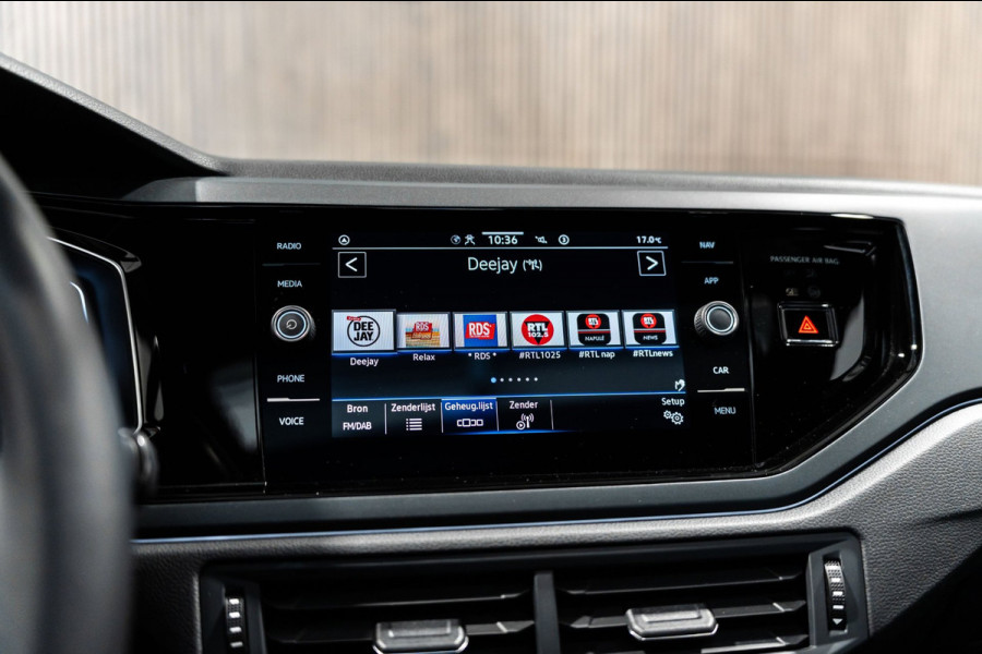 Volkswagen Taigo 1.5 TSI R-Line DSG PANO IQ CAMERA