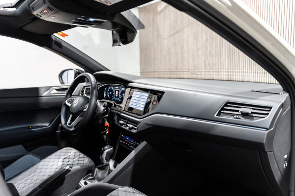 Volkswagen Taigo 1.5 TSI R-Line DSG PANO IQ CAMERA