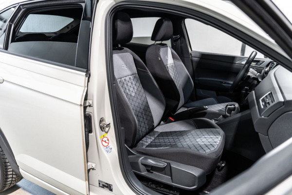 Volkswagen Taigo 1.5 TSI R-Line DSG PANO IQ CAMERA