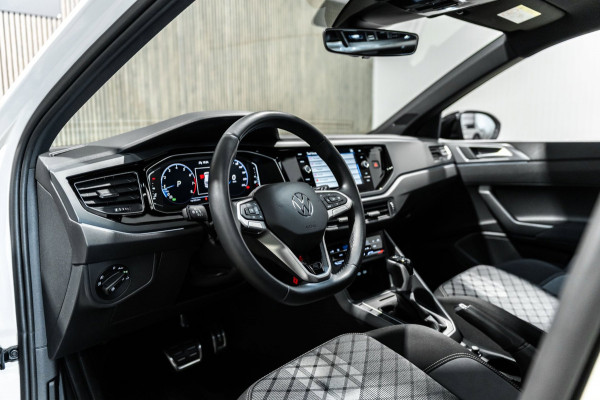 Volkswagen Taigo 1.5 TSI R-Line DSG PANO IQ CAMERA