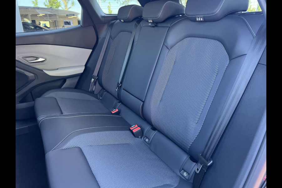 Ford Explorer Extended Range RWD 77 kWh Ford Voorraad | Adaptieve cruise control | Stuurwiel verwarming | stoelverwarming | Achteruitrijcamera