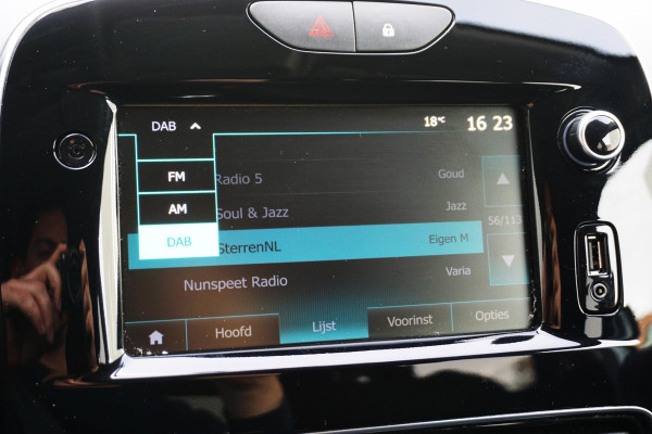 Renault Clio Estate 0.9 TCe Limited |CARPLAY |DEALER ONDERH.|TREKHAAK!
