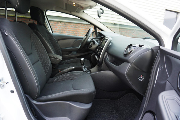 Renault Clio Estate 0.9 TCe Limited |CARPLAY |DEALER ONDERH.|TREKHAAK!