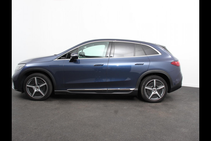 Mercedes-Benz EQE SUV 350 SUV AMG Line Advanced Plus Climate control Adaptieve cruise control Parkeersensoren Achteruitrijcamera Sfeerverlichting Stoelverwarming Keyless LED Navigatie