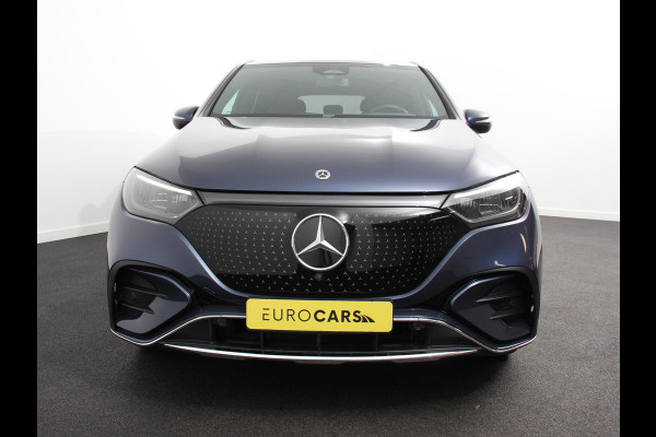 Mercedes-Benz EQE SUV 350 SUV AMG Line Advanced Plus Climate control Adaptieve cruise control Parkeersensoren Achteruitrijcamera Sfeerverlichting Stoelverwarming Keyless LED Navigatie