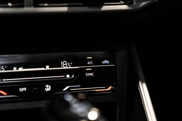 Volkswagen Taigo 1.0 TSI R-Line DSG PANO IQ BEATS