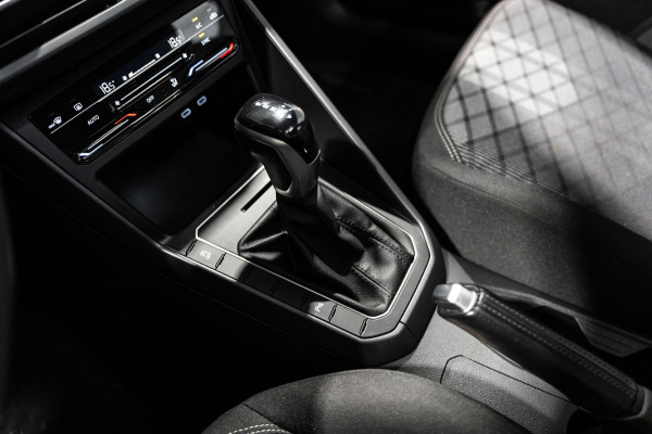 Volkswagen Taigo 1.0 TSI R-Line DSG PANO IQ BEATS