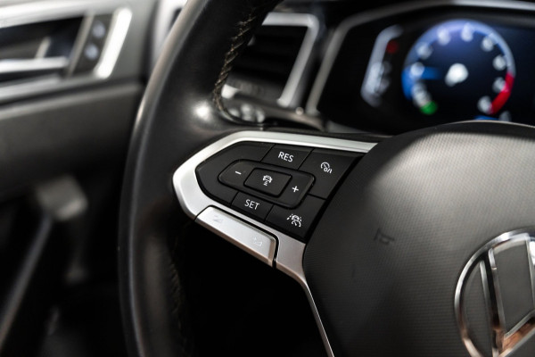 Volkswagen Taigo 1.0 TSI R-Line DSG PANO IQ BEATS