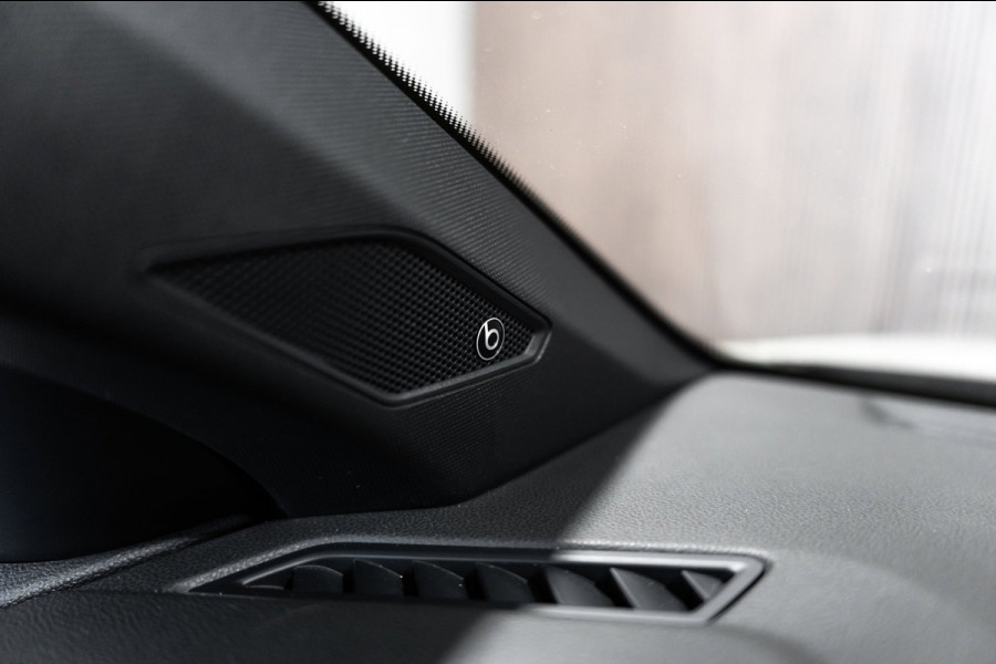 Volkswagen Taigo 1.0 TSI R-Line DSG PANO IQ BEATS