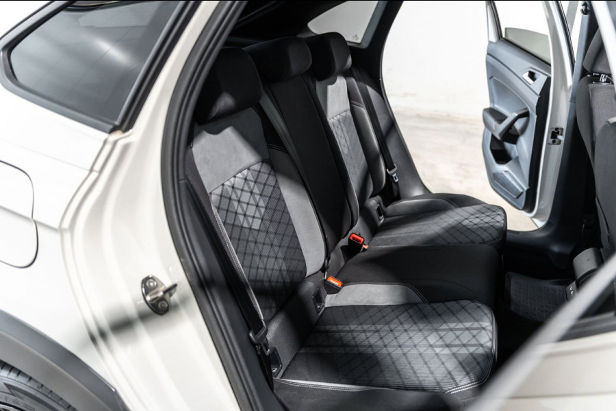 Volkswagen Taigo 1.0 TSI R-Line DSG PANO IQ BEATS