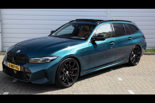 BMW 3 Serie Touring 330e*M-Pakket*Dak*Trekhaak*112Dkm**Keyless*2023*Boston Green*INDIVIDUAL*