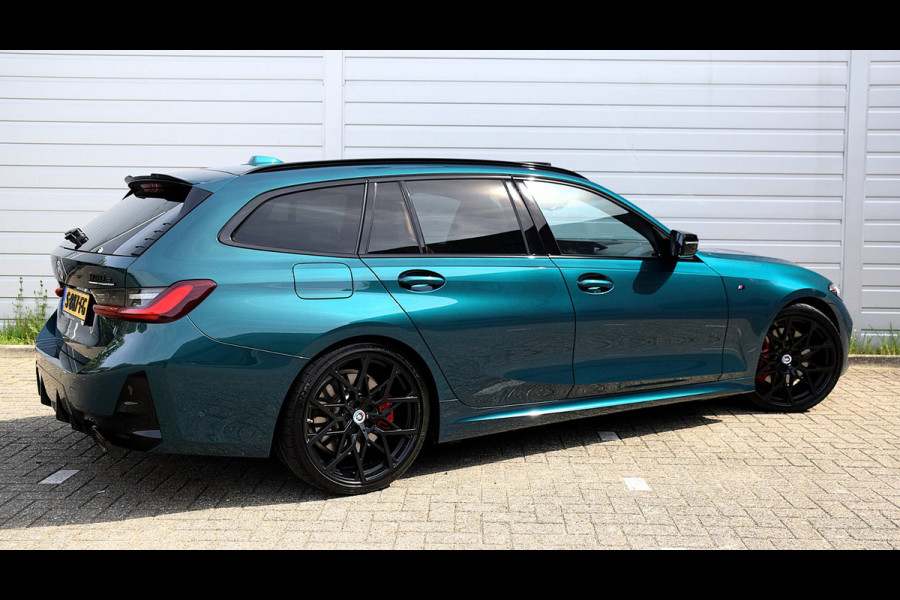BMW 3 Serie Touring 330e*M-Pakket*Dak*Trekhaak*112Dkm**Keyless*2023*Boston Green*INDIVIDUAL*