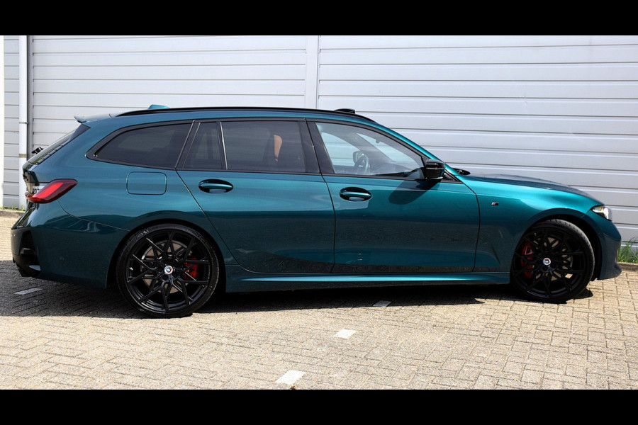BMW 3 Serie Touring 330e*M-Pakket*Dak*Trekhaak*112Dkm**Keyless*2023*Boston Green*INDIVIDUAL*