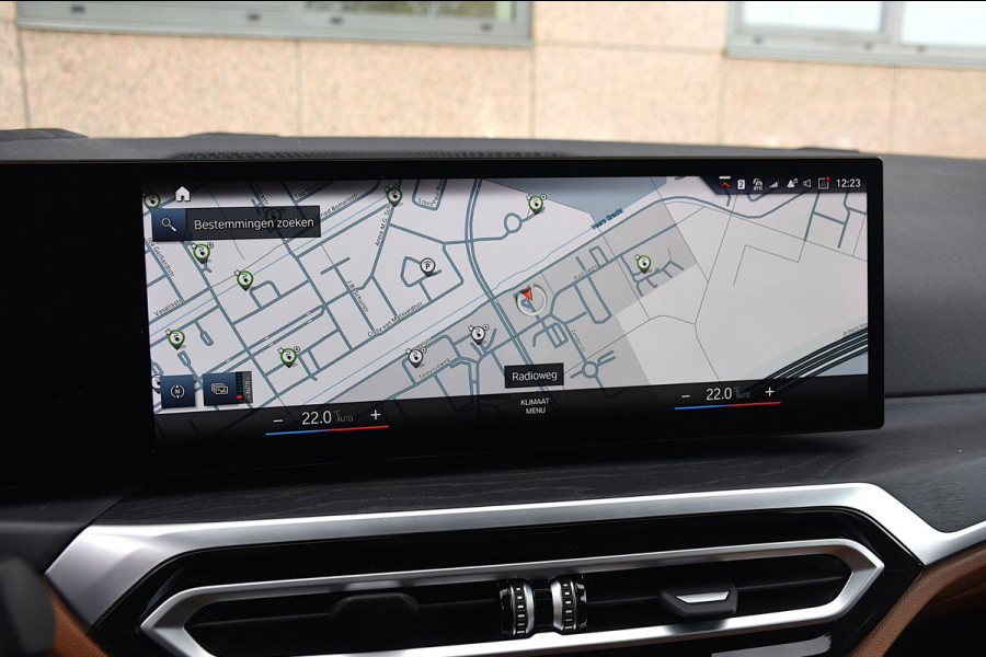 BMW 3 Serie Touring 330e*M-Pakket*Dak*Trekhaak*112Dkm**Keyless*2023*Boston Green*INDIVIDUAL*