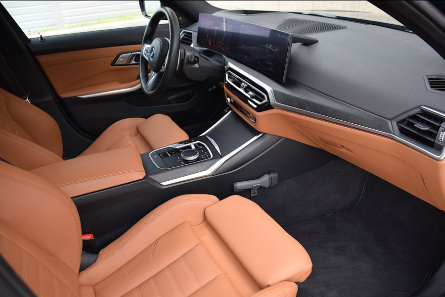 BMW 3 Serie Touring 330e*M-Pakket*Dak*Trekhaak*112Dkm**Keyless*2023*Boston Green*INDIVIDUAL*