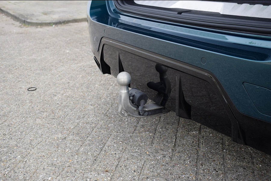 BMW 3 Serie Touring 330e*M-Pakket*Dak*Trekhaak*112Dkm**Keyless*2023*Boston Green*INDIVIDUAL*